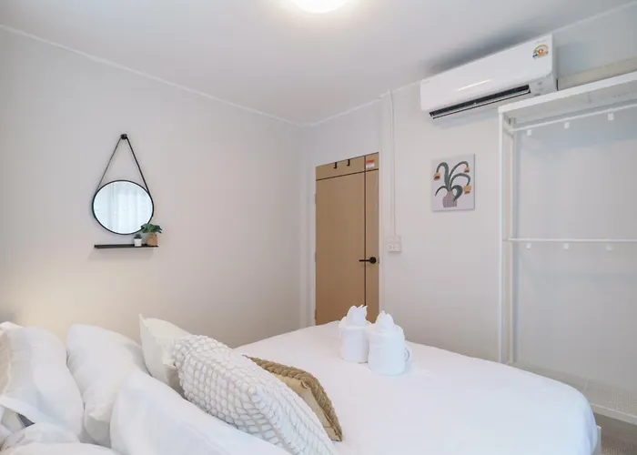Huai Khwang Cozy Comforts Bangkok